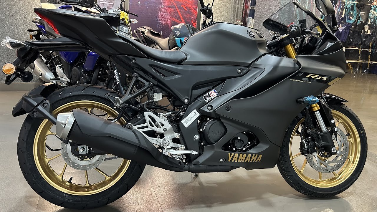 Yamaha R15 V4